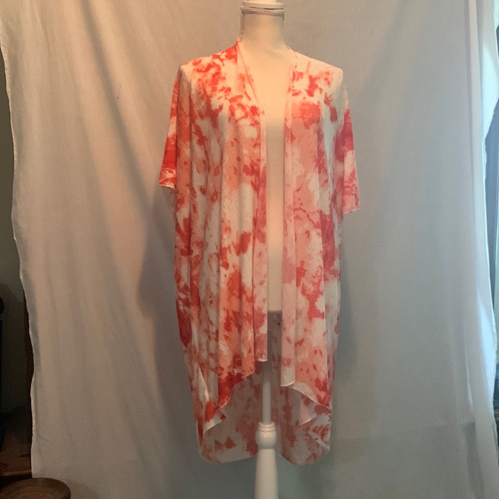 Janice.  One size.   Red and white